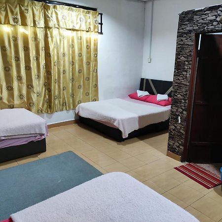 Kencana Guest House Pantai Cenang  Eksteriør billede