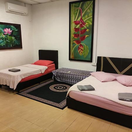 Kencana Guest House Pantai Cenang  Eksteriør billede