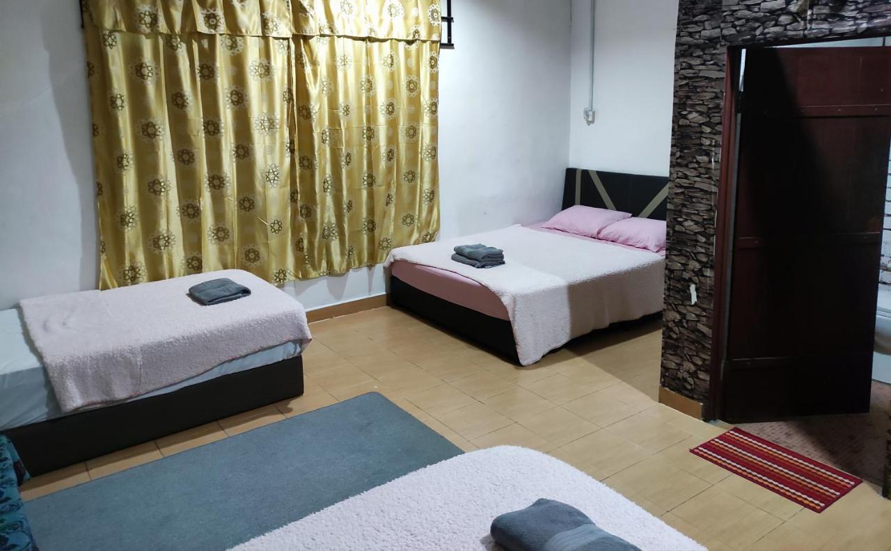 Kencana Guest House Pantai Cenang  Eksteriør billede