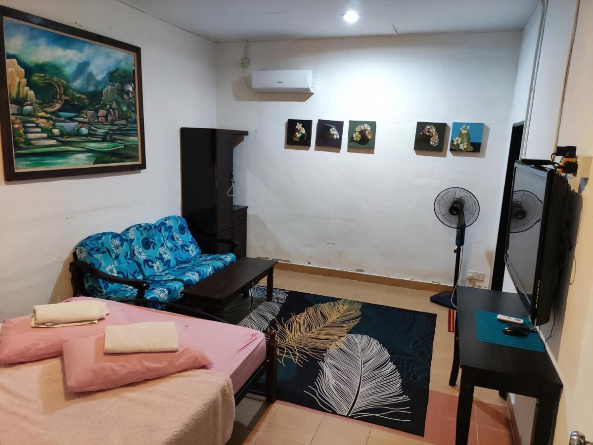 Kencana Guest House Pantai Cenang  Værelse billede