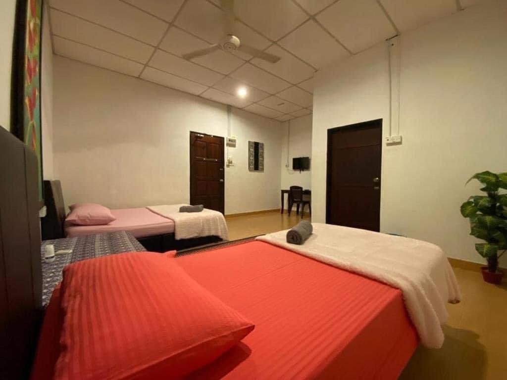 Kencana Guest House Pantai Cenang  Eksteriør billede